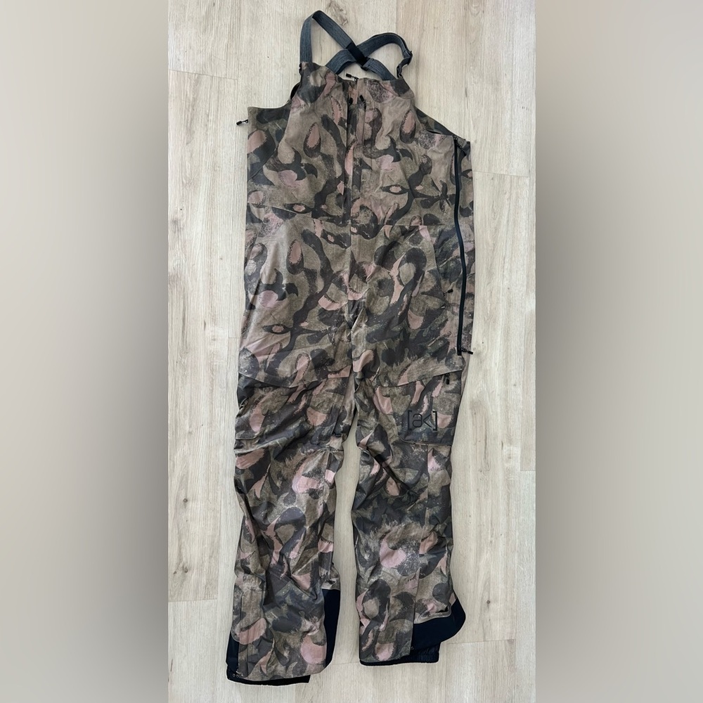 Burton Kimmy 2L GORE-TEX camo bib snowsuit XXL (18)